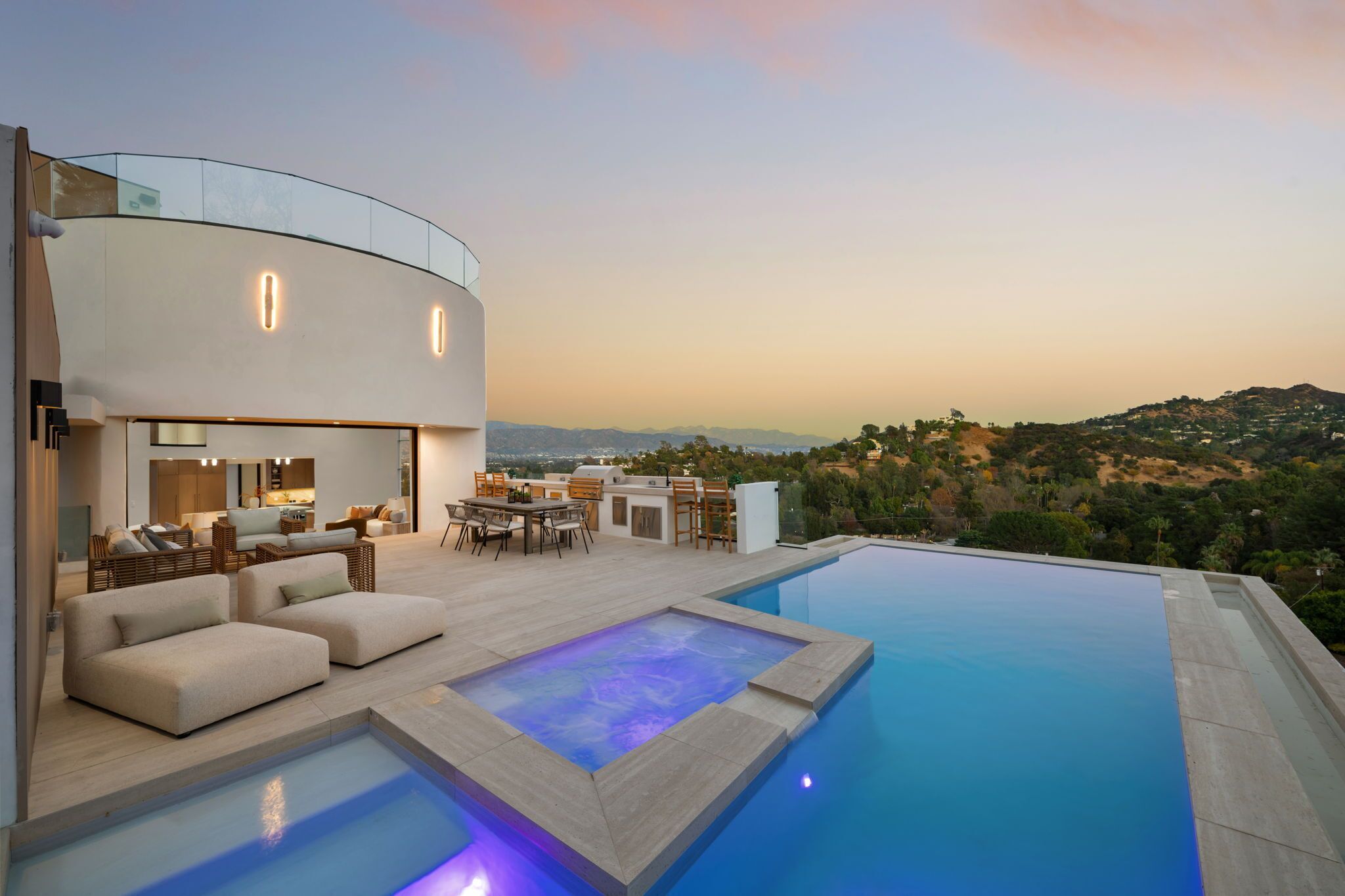 Açık yüzme havuzu 