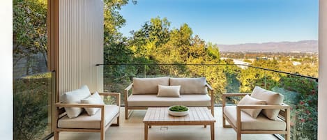 Luxury Villa, Multiple Beds, Pool Access, Mountain View (Woodhill Canyon) | Property grounds