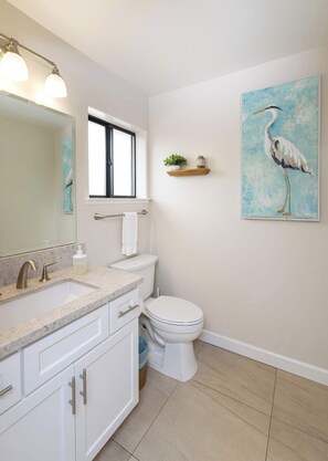 Shower, hair dryer, towels - Seascape North Bluff Pool & Ocean View 2br (Aptos)