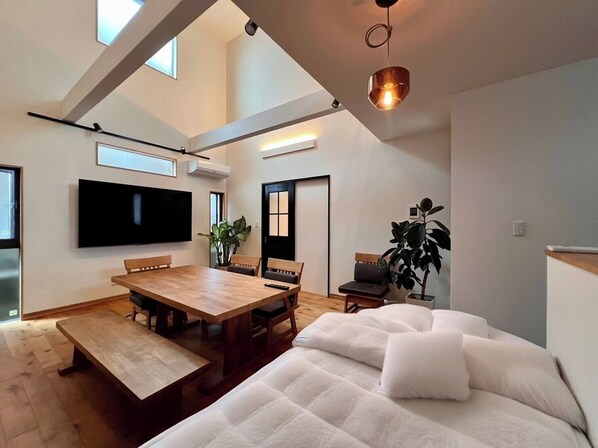 2 bedrooms, desk, iron/ironing board, free WiFi