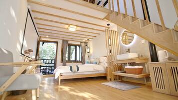 Junior Quadruple Room | Desk, laptop workspace, blackout drapes, soundproofing