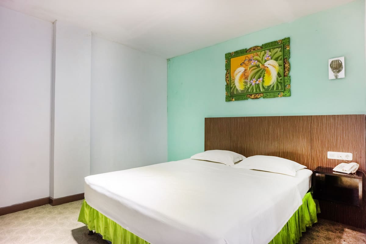 Standard Double Room | Premium bedding, desk, WiFi (free), bed sheets