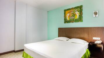 Kamar Double Standar | Seprai premium, meja kerja, Wi-Fi gratis, dan seprai linen