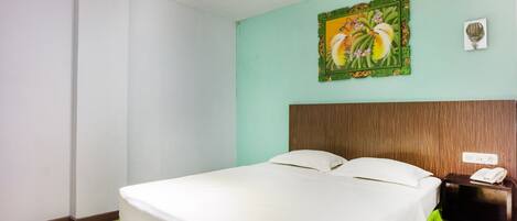 Standard-Doppelzimmer | Hochwertige Bettwaren, Schreibtisch, kostenloses WLAN, Bettwäsche