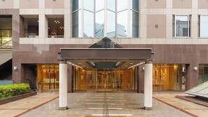 Exterior detail - Superior Triple The One Five Stay / Osaka Ōsaka (Osaka)