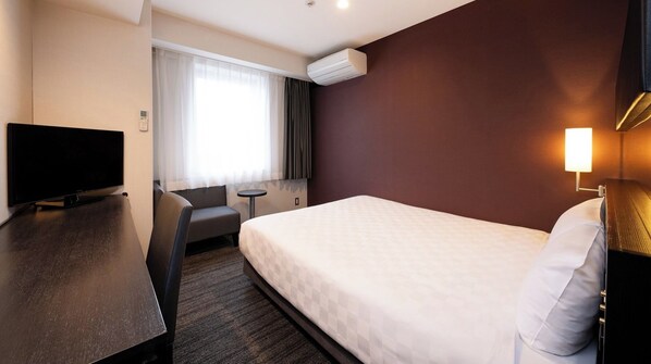 1 habitación, escritorio, tabla de planchar con plancha y wifi gratis 