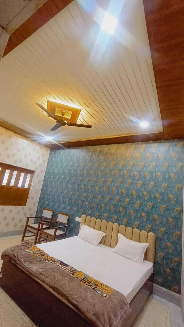 Free WiFi - Shree p Guest House (Varanasi)
