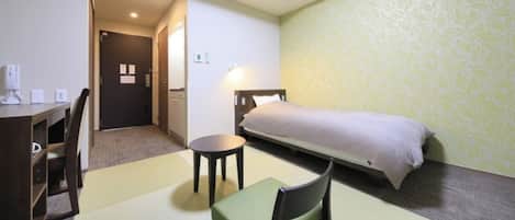 1 dormitori, escriptori, planxa i posts de planxar i wifi gratuïta