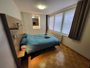 2 bedrooms, iron/ironing board, WiFi - Infinity 0303 Summary (Oostende)