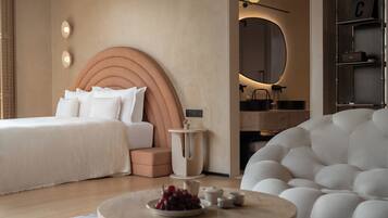 Luxury Suite | Iron/ironing board, free WiFi