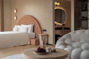 Luxury Suite | Iron/ironing board, free WiFi