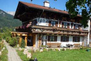 Esterni