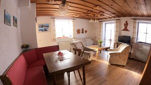 Living area - Apartment Kehlstein 1 with terrace for 4 persons (Berchtesgaden)