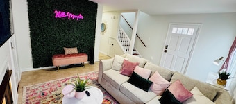 Golden Rose Townhome, 2br-2.5ba Near UofM/Highland Strip