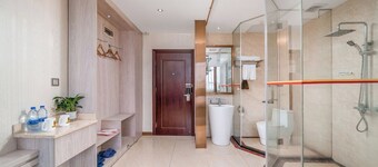 Grand Hyatt International Hotel & Free Airport Shuttle, Free VPN, Penguin Airport Hotel.