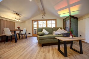 Televisión, chimenea y tenis de mesa 