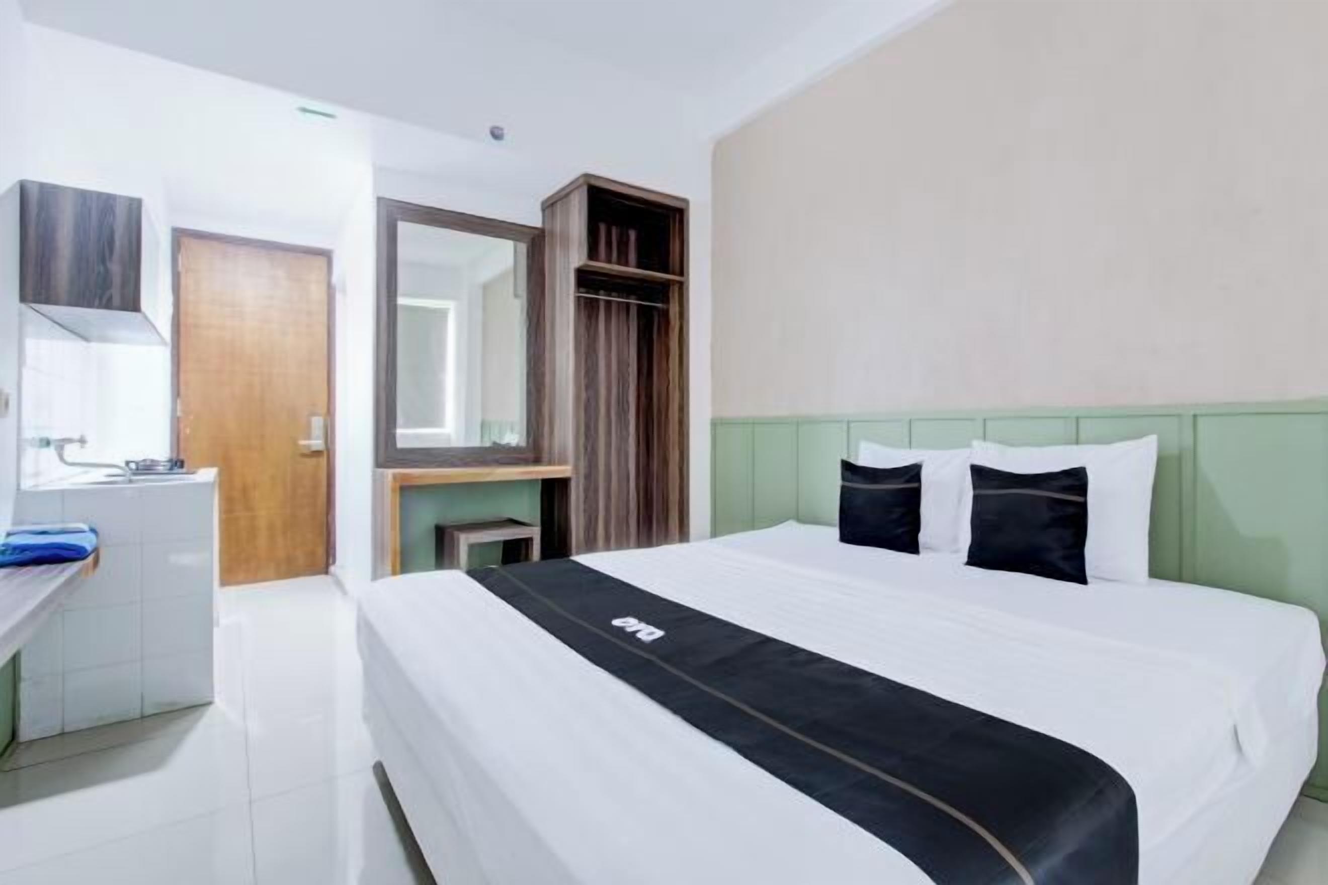 Premium bedding, free WiFi, bed sheets