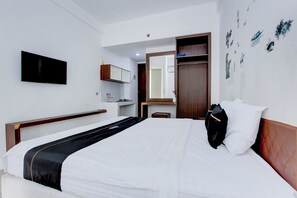 Standard Double Room | Premium bedding, free WiFi, bed sheets - Collection O Yogyakarta Near Tugu Jogja Formerly Vivo Aparment (Depok)