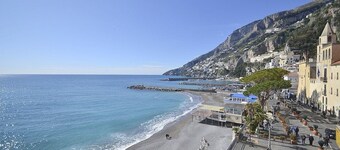 Appartamento Attilia B: A graceful apartment which faces the sun and the sea, with Free WI-FI.