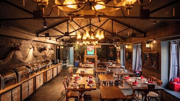 Lunch and dinner served, Chinese cuisine