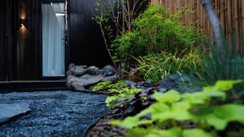 56 Mountains and Stones | Lanai