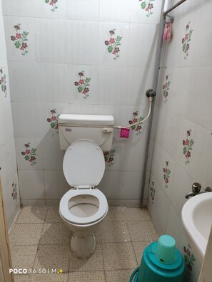 Shower - 4 Seasonz Residency (Chennai)