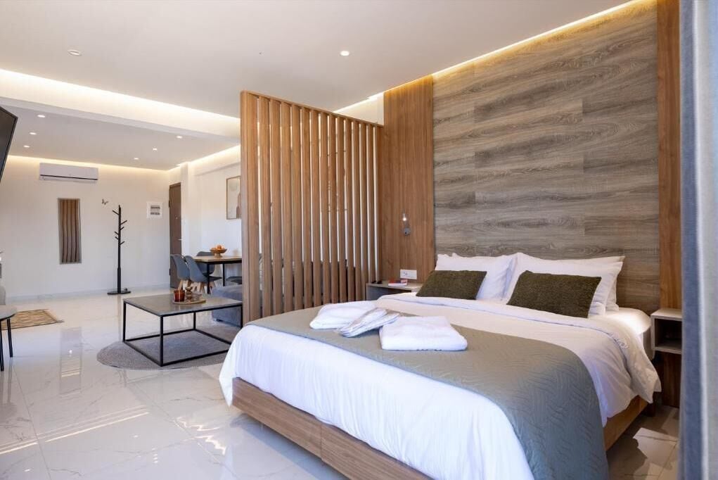 1 bedroom, premium bedding, in-room safe, desk