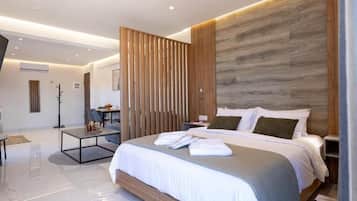 1 bedroom, premium bedding, in-room safe, desk