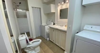 Cowichan Bay Private Entrance 1-Bdrm Suite Quiet