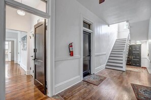 Interior - Historic SidexSide Apt-Blocks from Shoppes of Avon (Jacksonville)