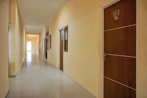 Lobby - Hotel O Stasiun Tegal Near Alun-Alun  Formerly Lumina Guest House (Tegal)