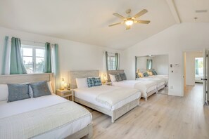 6 Schlafzimmer, Schreibtisch, Bügeleisen/Bügelbrett, Reisekinderbett