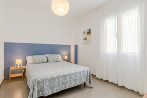 1 chambre, fer et planche à repasser, accès au Wi-Fi (inclus)