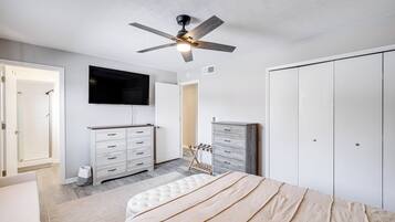 3 chambres, fer et planche à repasser, accès à Internet, literie fournie