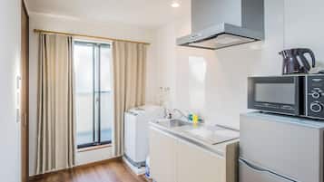Superior Double Room, Non Smoking | Private kitchen | Fridge, microwave, stovetop, electric kettle