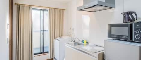 Superior Double Room, Non Smoking | Private kitchen | Fridge, microwave, stovetop, electric kettle