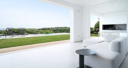 Villa 'Domo La Vela' mit Meerblick, Wi-Fi und Klimaanlage