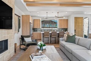 TV, fireplace, offices - Stillness Sanctuary at Ameyalli (Midway)