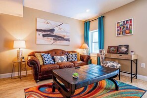 TV, offices - The Eiffel Tower | Games | Cornhole | Bonus Suite! (Chattanooga)