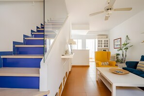 Interior - Holiday Home '1st Line Beach, 3 Bedrooms Islantilla' with Private Garden (Isla Cristina)