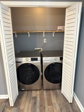 Interior - Charming 3-bedroom house with WiFi and AC in the fabulous Memphis. (Memphis)