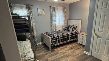 3 habitaciones, tabla de planchar con plancha y wifi gratis