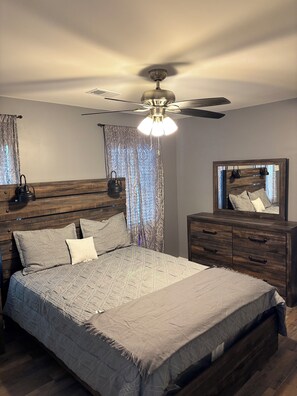 3 bedrooms, iron/ironing board, free WiFi - Charming 3-bedroom house with WiFi and AC in the fabulous Memphis. (Memphis)