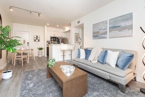 Hollywood Stars Walk of Fame Apartment | Living area