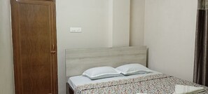 Basic Double Room, City View | Desk, laptop workspace, free WiFi