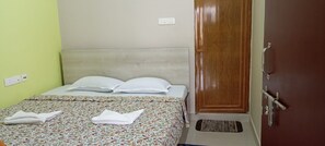 Skrivebord, skrivebord for bærbar PC og wi-fi (inkludert)