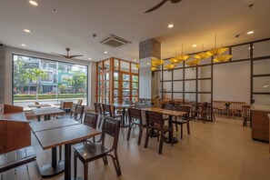 Restaurant - River Light Condotel (Da Nang)