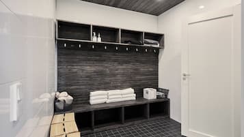 Deluxe Duplex, Golf View | Bathroom amenities | Shower, hair dryer, towels, toilet paper