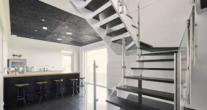 Platinum Swing - Spacious 4BR Villa with Panorama Views