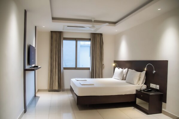 Junior Room | Bed sheets - SV Grand (Mettupalayam)